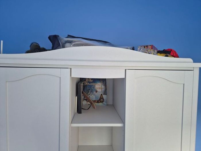white wardrobe