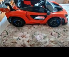 Electric Toy Ride on Car. Remote included