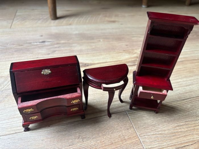 Quality Dolls House Mahogany Furniture Set 12 pieces