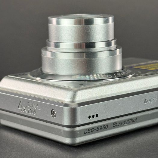 Sony Cyber-shot DSC-S950