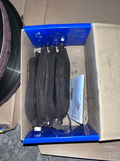 Golf r 2017 brakes discs / pads