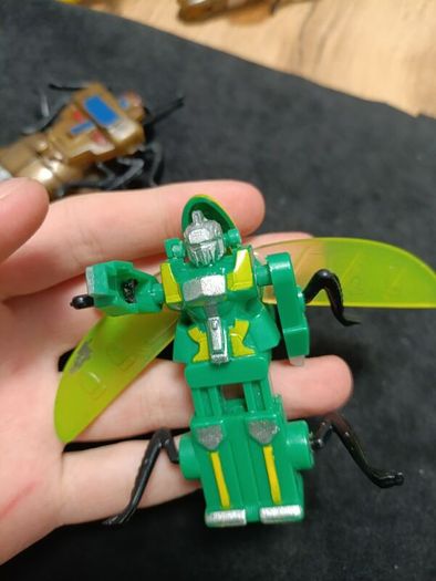 Transformers insecto bots 90s