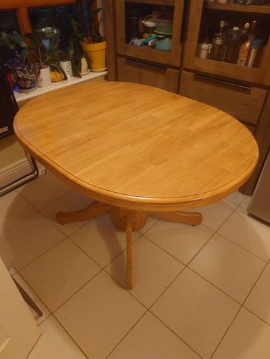 Adjustable wooden table (feet loose)