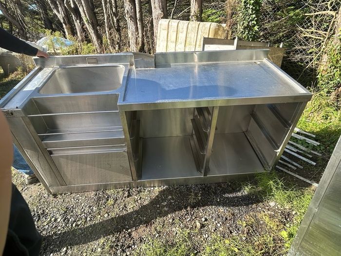 Stainless steal kitchen unit with sinks