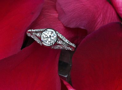 Antique Art Deco Diamond Solitaire Ring - 18ct white Gold & Platinum