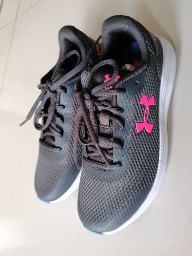 Brand new under armour trainers UK4