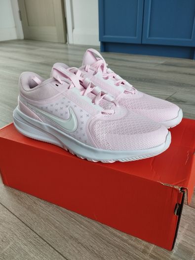 Nike Trainers UK Size 5.5