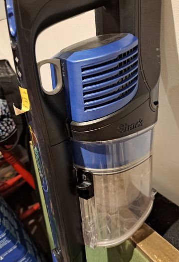 Shark cordless vacuum cleaner