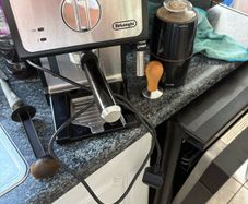 Delonghi Espresso Coffee Machine & Grinder