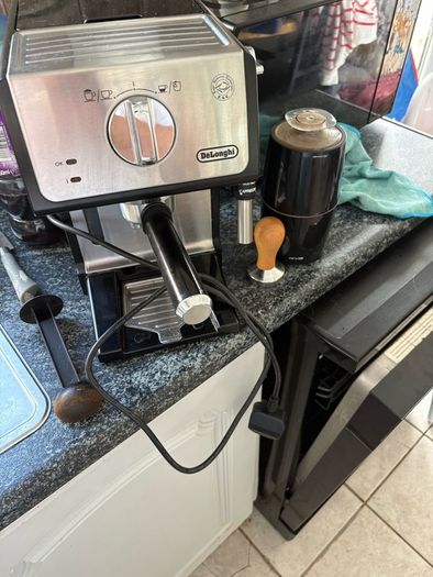 Delonghi Espresso Coffee Machine & Grinder