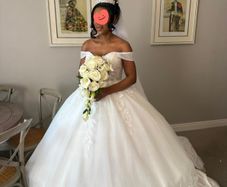 A line fairytale princess embroidered wedding dress