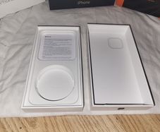 iPhone 13 box