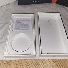 iPhone 13 box