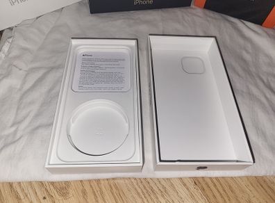 iPhone 13 box