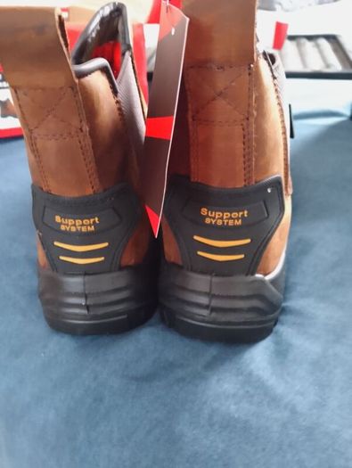 Work boots size 8 brand new