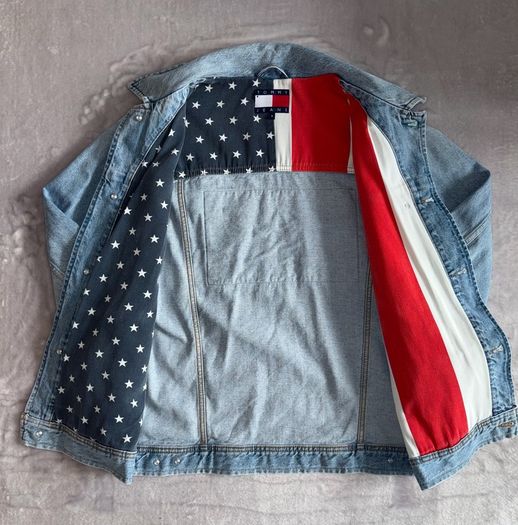 Vintage 90s USA Flag Rare Tommy Hilfiger American Flag Denim Jacket Light Blue Wash Oversized Big Tommy Logo At The Back Unisex Size S