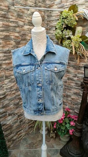 Pull & Bear Distressed Denim Sleeveless Jacket  Unisex  Size Small