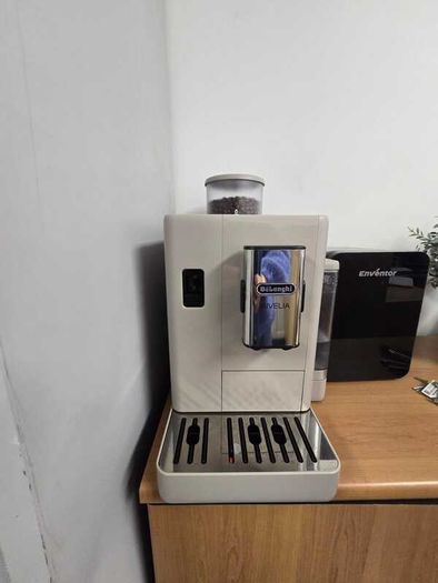 coffee De'Longhi Rivelia Bean-to-Cup Coffee Machine