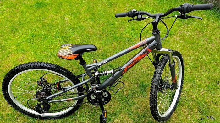 Apollo Creed 24 Mountain Bike  Excellent Conditi