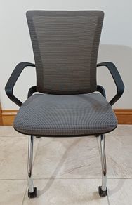 Lii Meeting Room Chairs - Cantilever Base
