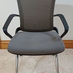 Lii Meeting Room Chair - Cantilever Base