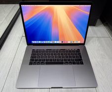 Apple MacBook Pro Retina 15.4 2020 256GB SSD 16GB Ram 2.6GHz 6-Core i7 Pro 555X