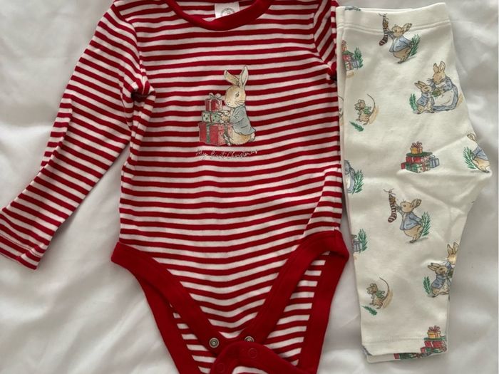 Girls/unisex Christmas clothes age 6-9 months