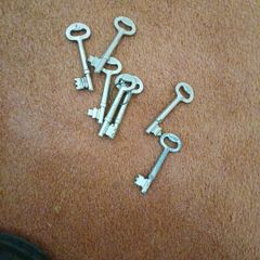 Internal door keys. Union make.