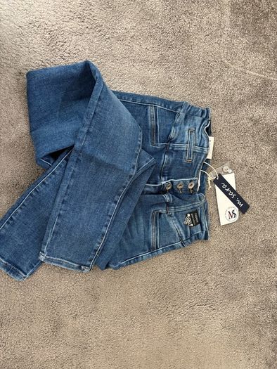 New M Sara high rise skinny jeans size 29