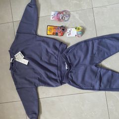 Zara tracksuit and hair clips