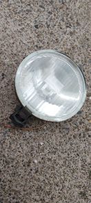 spotlight halogen light only 1,, I have ,,sold as is,,not sure is it Working, was told it was ,,clearing a garage out ,sold as seen ,buyer collects or pays postage thank you