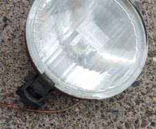 spotlight halogen light only 1 I have ,,sold as is,,not sure is it Working, was told it was ,,clearing a garage out ,sold as seen ,buyer collects or pays postage thank you