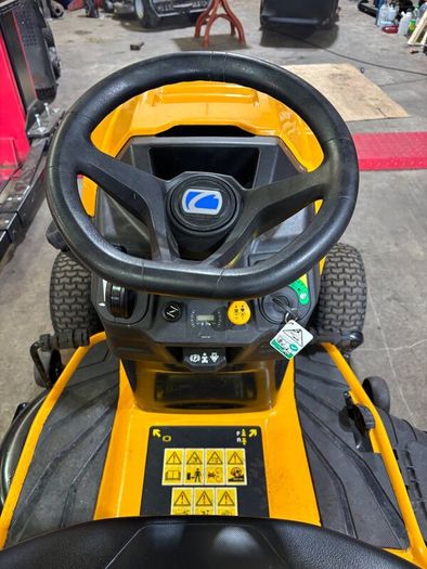 Ride on lawn mower