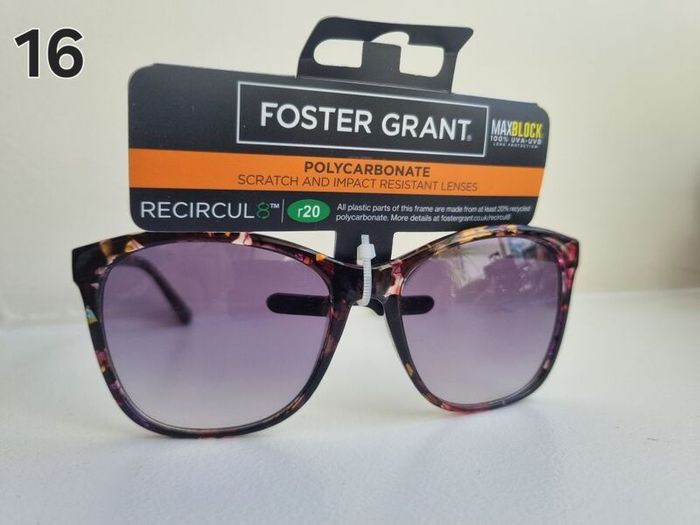 Foster Grant Sunglasses Brand New (2 for 15 Euro)