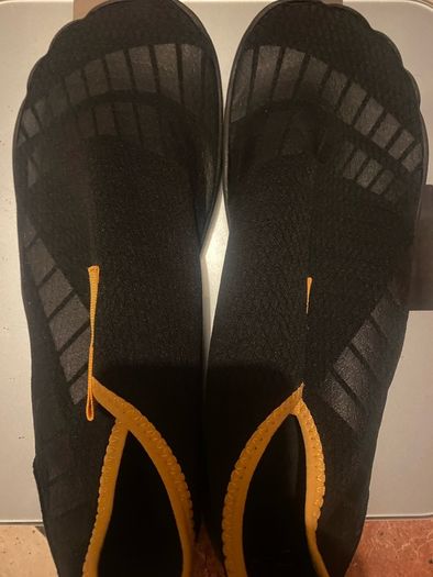 swim shoes size UK 44
