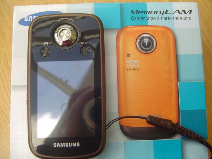Samsung Full HD pocket camcorder