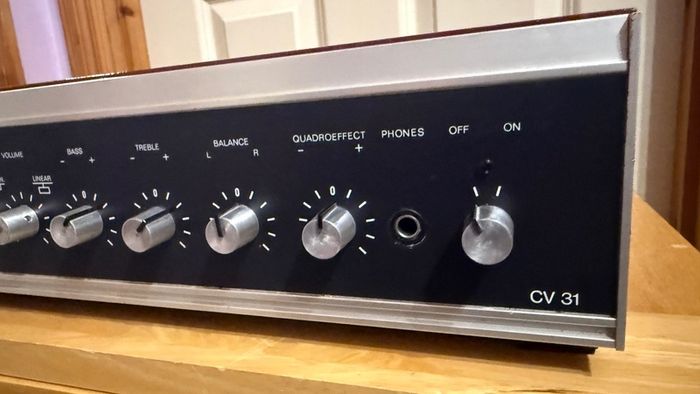 Vintage Dual Quadro amplifier with Yamaha speakers