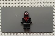 lego super heroes sh0540 Spider-Man (Miles Morales) minifigure- Red Webbing on Head, Black Hands