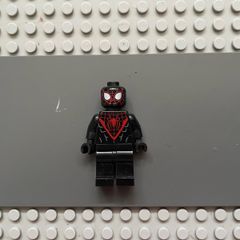lego super heroes sh0540 Spider-Man (Miles Morales) minifigure- Red Webbing on Head, Black Hands