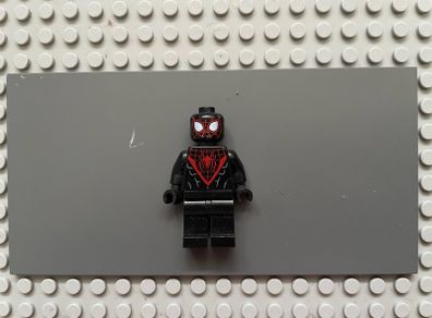 lego super heroes sh0540 Spider-Man (Miles Morales) minifigure- Red Webbing on Head, Black Hands