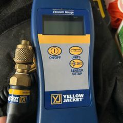 Yellow jacket digital vacuum gauge