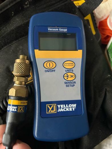 Yellow jacket digital vacuum gauge