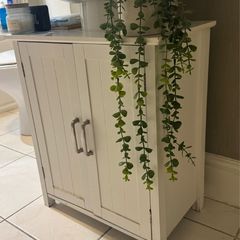 Bathroom cabinet