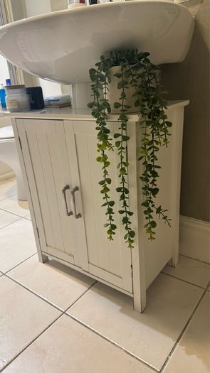 Bathroom cabinet