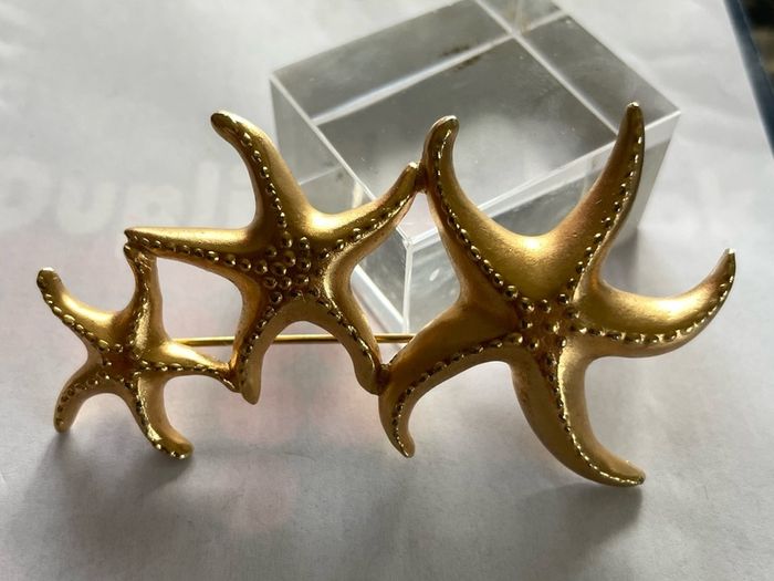 Brooch