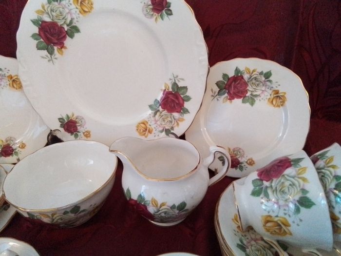 Royal Malvern Twenty one Piece China Teaset