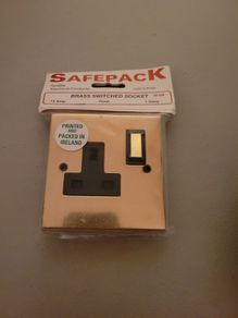 brass switched socket