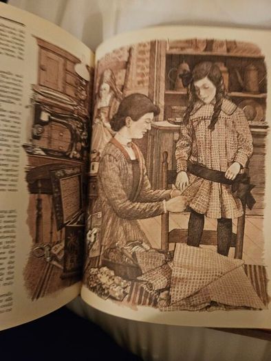 Forgotten Household Crafts. The National Trust Book Of. By Jomn Seymour. Beautiful Illustrated Large Volume Hardbacks With Dustjackets In Good Condition. See Photos For Same.