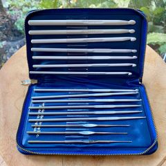 Aero Crochet Hooks Set in Case