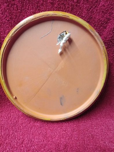 Glazed Embossed  Wall Plate